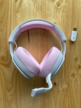 Women’s Pink and White Wireless Bluetooth Gaming Headset with Mic (Captain 300)